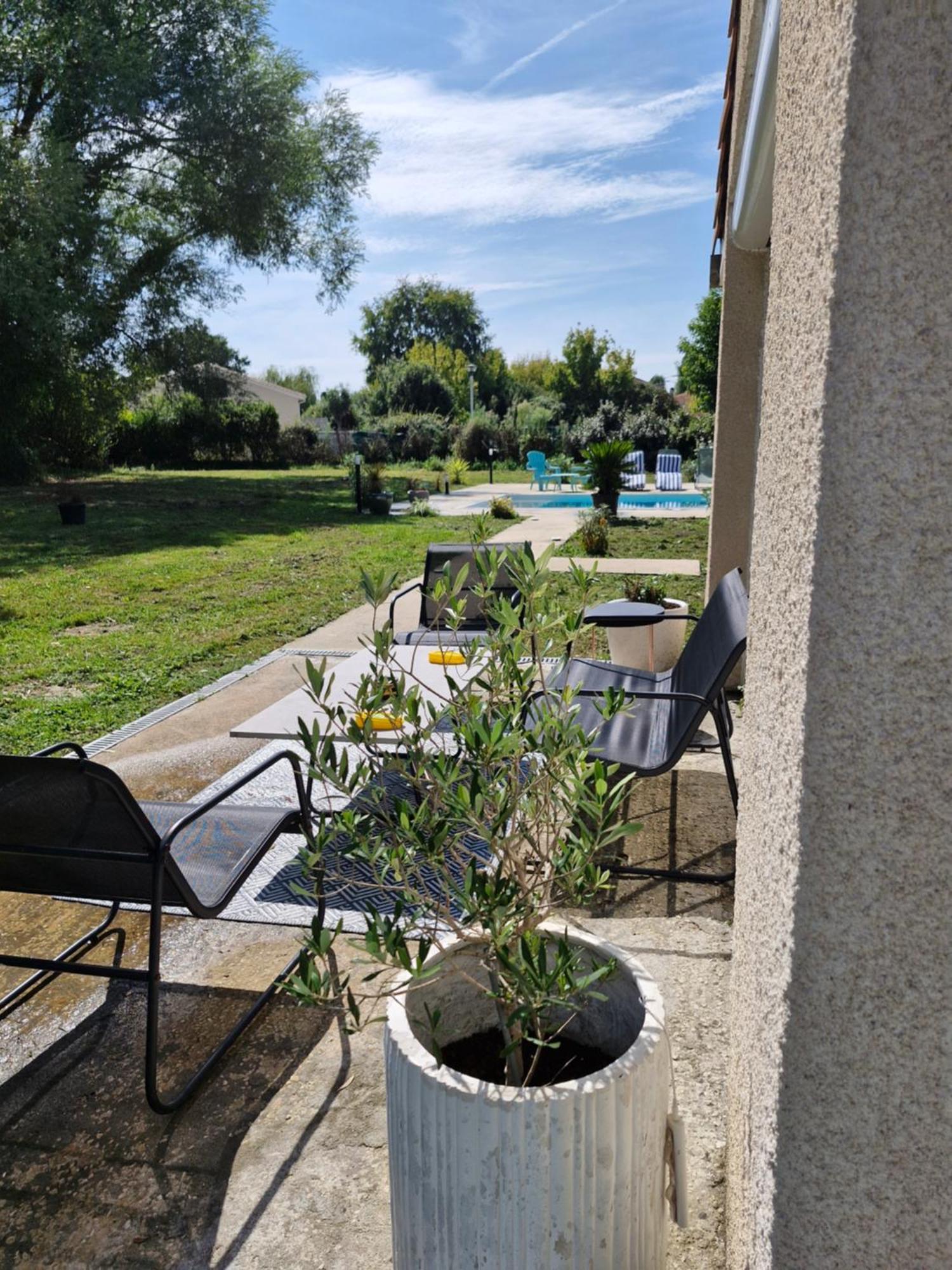 Вилла Demeure En Pierre Avec Piscine Privee Etauliers Экстерьер фото